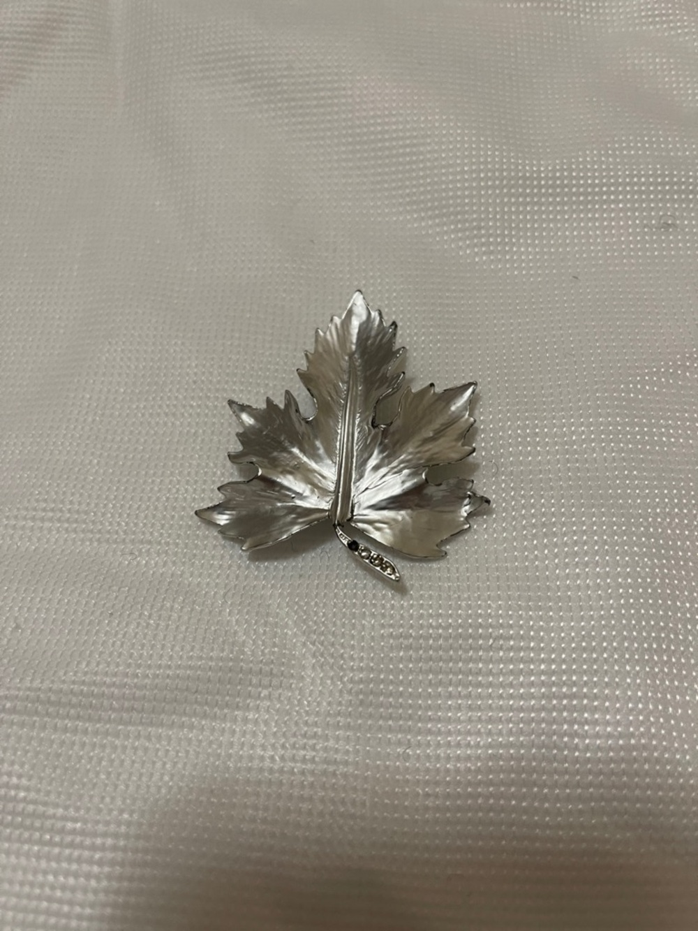 Silver leaf brooch EUC